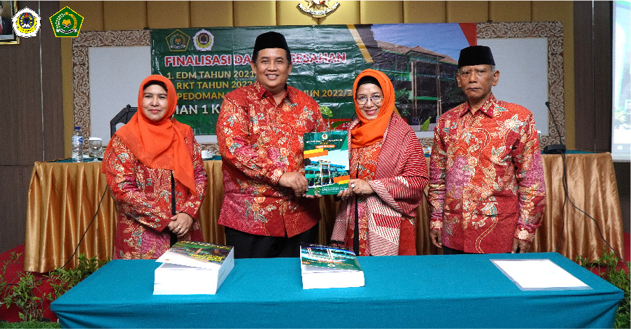 MAN 1 KOTA MALANG LAKUKAN FINALISASI DAN PENGESAHAN EDM, RKT, DAN PEDOMAN MANAJEMEN